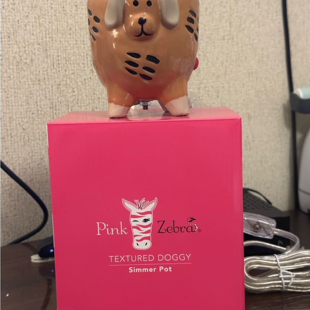 Pink Zebra Brown Doggy Simmer Pot
